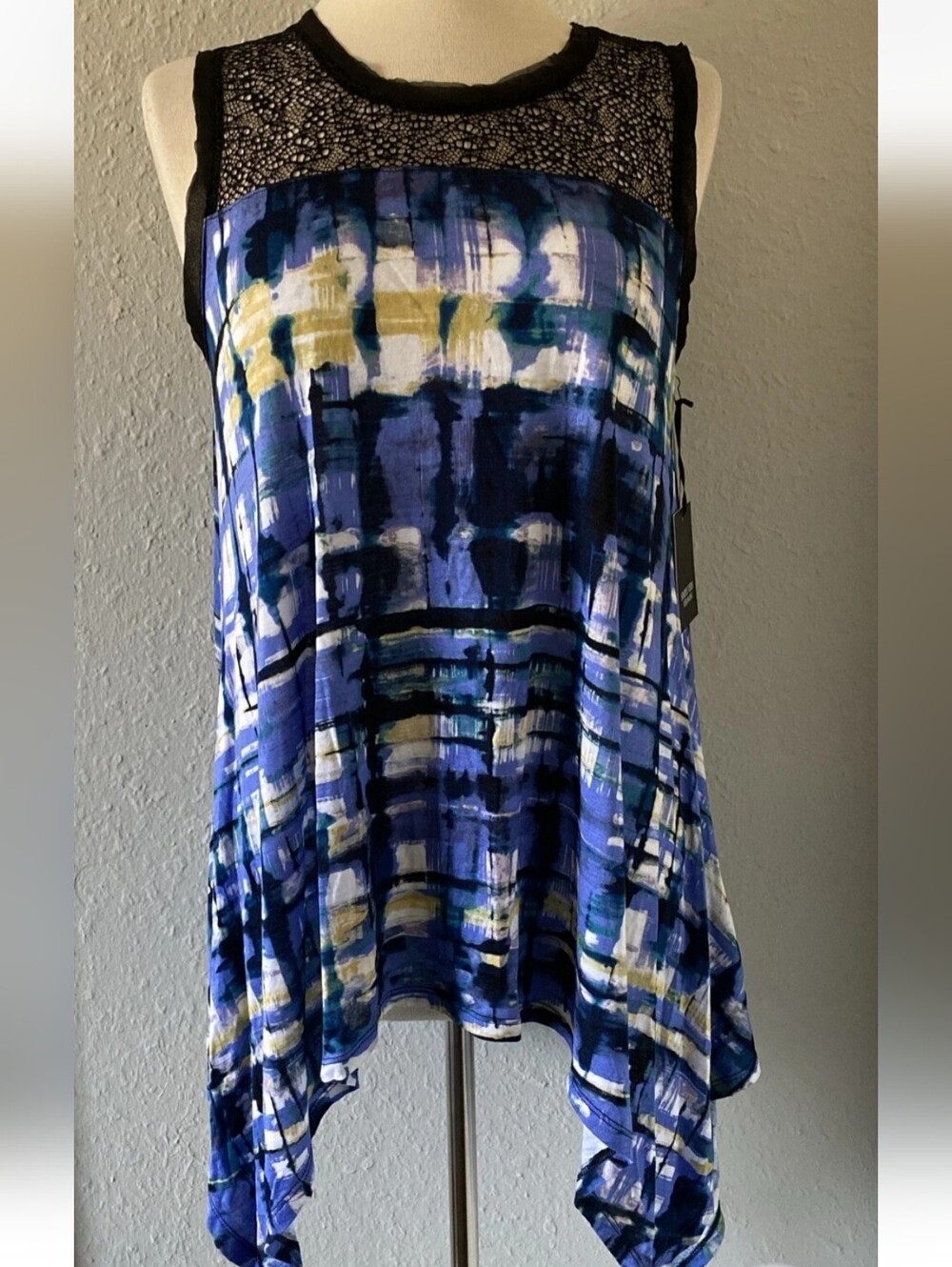 Simply Vera Wang Abstract Print Tunic With Mesh Yoke.